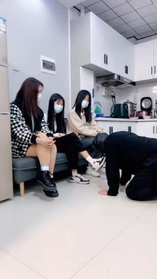 【精神小妹】3位素人学生主气味圣水羞辱 bf19848_绳艺库视频下载