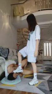 【丫丫啊】运动风女神各种全体重踩踏 G-210722-15_绳艺库视频下载