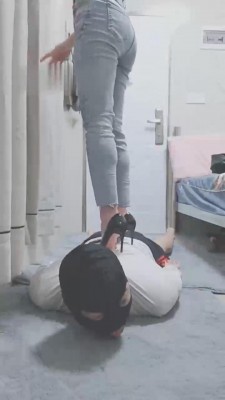 【灵竹】调教小奶狗-踩踏/耳光 bf10961_绳艺库视频下载