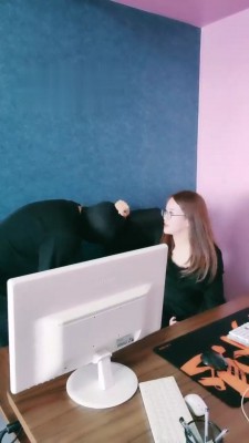 【褒姒女王】办公室狂虐下贱员工 bf18520_绳艺库视频下载