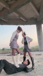 【领主老大】长靴双S户外暴虐/踩踏踢裆狠踹/舔脏鞋底/喂浓痰 bf28382_绳艺库视频下载