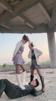 【领主老大】长靴双S户外暴虐/踩踏踢裆狠踹/舔脏鞋底/喂浓痰 bf28382_绳艺库视频下载