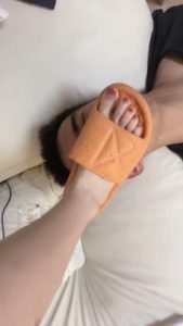 【奶味茶茶】学生S帆布鞋白袜辱奶狗 bf19708_绳艺库视频下载