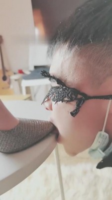 【巴莉女王】高跟鞋尖/鞋后跟踩舌头 bf9924_绳艺库视频下载