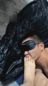 【美芽】贱狗舔完脏鞋还要喝圣水-圣水洗浴 bf3091_绳艺库视频下载