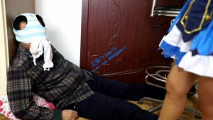 【奕潇】脚尖跳踩强迫舔内裤的污渍_绳艺库视频下载