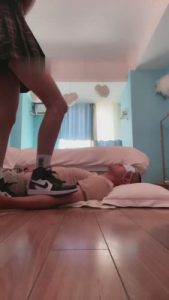 【桃妖】深喉踩踏虐到吐 bf12688_绳艺库视频下载