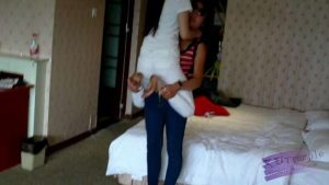 丽莎小薇坐腿抗抱_绳艺库视频下载