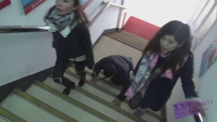 【品丝阁】农家院羞辱贱狗_绳艺库视频下载