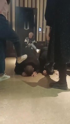 【平凡S】精彩-KTV群调多奴 bf8047_绳艺库视频下载