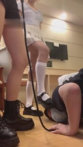 【甜甜】带素人调教狗废物-嘴塞臭袜 bf3691_绳艺库视频下载