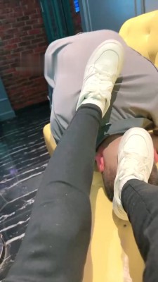 【林夕】KTV玩狗-人体鞋刷/闻袜子深喉/口水转胯/踩脚底下 bf28329_绳艺库视频下载