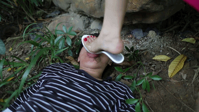 〖H.P.L栖心之栈〗—尔岚户外调教舔玉足、吃土_绳艺库视频下载