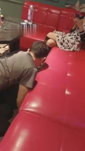 【初恋】KTV让陪酒小妹调教 bf12923_绳艺库视频下载