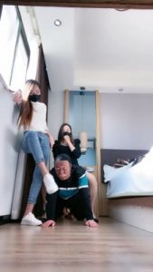 套路直播视频【多多】双S-小白鞋高跟/原味脚辱地毯【双视角版】 bf24728_绳艺库视频下载