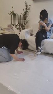 【圆圆】帆布鞋全体重踩踏棉袜羞辱【完整版】 bf10901_绳艺库视频下载