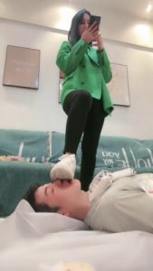 套路直播视频【思诺】第一次玩深喉变被踹打/吃船袜 bf26763_绳艺库视频下载