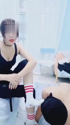 【溢香大大】倒灌玉足圣水-白棉袜深喉 bf2785_绳艺库视频下载