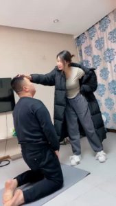 【麋鹿银儿】双素人S暴打爆踹废物狗 bf21332_绳艺库视频下载