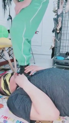 【冷酷爷】棉袜踩踏/窒息/转胯 bf10783_绳艺库视频下载