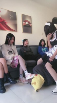 【安康兮兮女王】狂踩踢踩耳光专场 bf7399_绳艺库视频下载