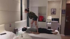 【术术】白丝诱惑-踩踏恋足/脚抽耳光骑马 bf27986_绳艺库视频下载