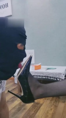 【乐乐女王】暴击圈养狗/强制吃圣水泡面包 bf15246_绳艺库视频下载