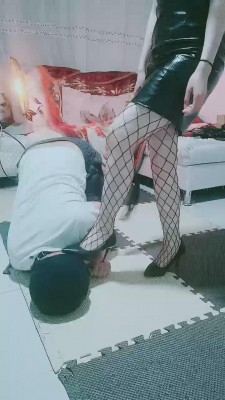 【鸾月小主】网袜高跟碾压狗奴【完整版】 bf11952_绳艺库视频下载