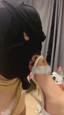 【露露】酒吧精神小妹超羞辱圈养狗 G-210711-15_绳艺库视频下载