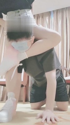 【妮蔻】小白鞋脏棉袜气味羞辱 bf15186_绳艺库视频下载