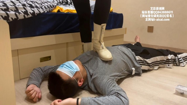 【喵聘】白靴下的践踏_绳艺库视频下载