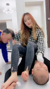 【麋鹿银儿】长靴S全体重踩+暴虐父子狗喂食 bf23131_绳艺库视频下载