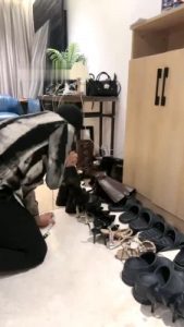 【美娜S】长腿车模黑丝高跟驯化-头压马桶喝圣水/舔多双高跟 bf28478_绳艺库视频下载