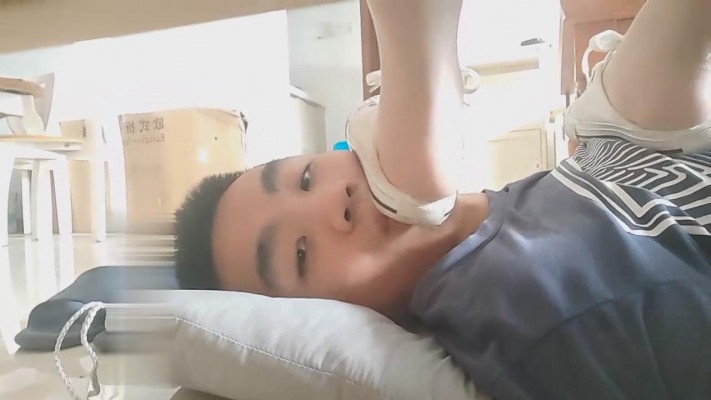 【雷大哥】素人学生无意识踩 bf13673_绳艺库视频下载