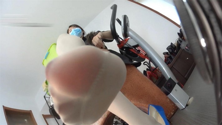 【婧児小主】婧児脚下的膜拜奴乞求主人高跟鞋的践踏 好啊 让我好好玩玩你！_绳艺库视频下载