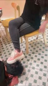 【月神】双S餐厅桌下玩狗 bf26808_绳艺库视频下载