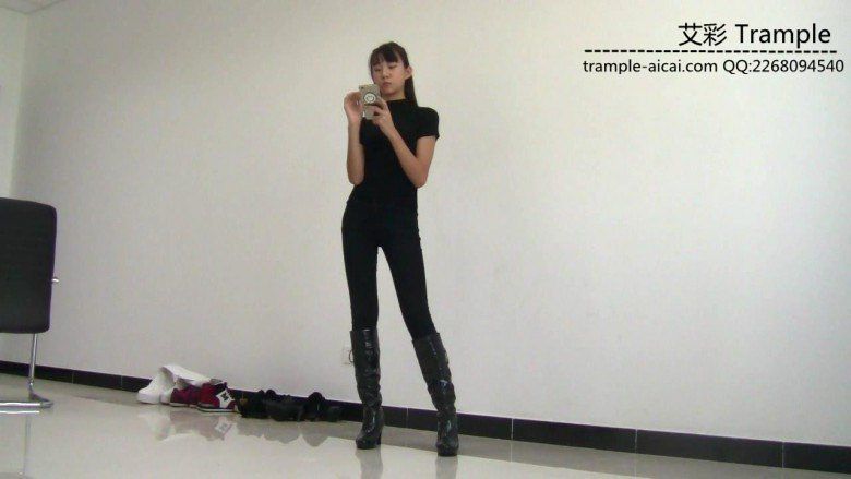 00后天使女主皮靴骑乘贱狗爆踢肋骨全体重踩！_绳艺库视频下载