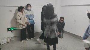 【最抗揍M】精彩-多名女学生素人狂揍狗 bf8205_绳艺库视频下载