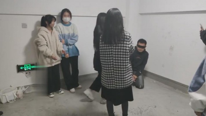 【最抗揍M】精彩-多名女学生素人狂揍狗 bf8205_绳艺库视频下载