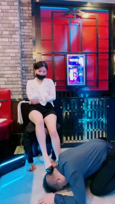 套路直播视频【甜心教主】KTV调双狗-骑马/人体擦鞋器/转胯 bf25617_绳艺库视频下载