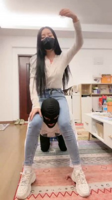 套路直播视频【奈奈生】艺校女神骑马/小白鞋白袜踩/喝圣水 bf24845_绳艺库视频下载