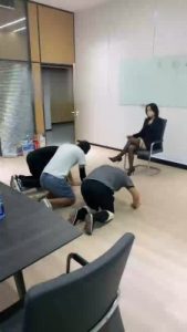 【朱砂痣】女白领惩罚群调偷懒员工 bf17046_绳艺库视频下载