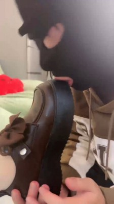 套路直播视频【素人星探】开发素人萝莉闻舔肉丝【双视角版】 bf24520_绳艺库视频下载