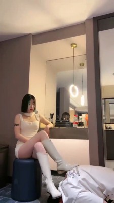 【简一】长靴御姐玩弄奶狗 bf22554_绳艺库视频下载