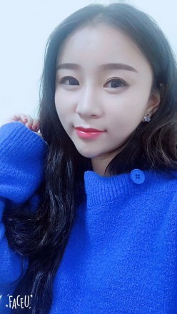 希雨韩国娘娘装踩脖踩踏羞辱_绳艺库视频下载