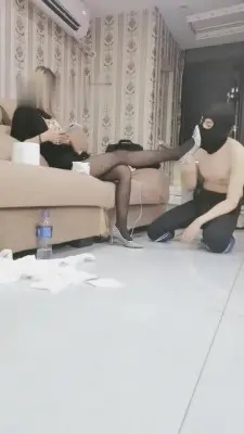 【傲柔】踢裆/深喉/踩/踹/舔脚/圣水/骑马钻胯/口水【下】 G-210725-12_绳艺库视频下载