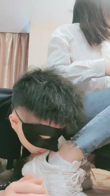 套路直播视频【妮蔻】小白鞋棉袜裸足羞辱贱狗 bf24913_绳艺库视频下载