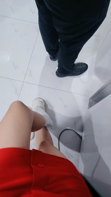 套路直播视频【嘉妮】奖励圈养家奴闻袜舔脚 bf24805_绳艺库视频下载