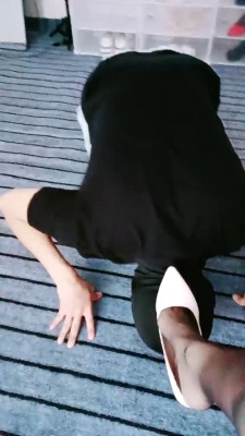 【bibi团】傻狗认主现场-黑丝高跟插嘴恋足 bf27889_绳艺库视频下载