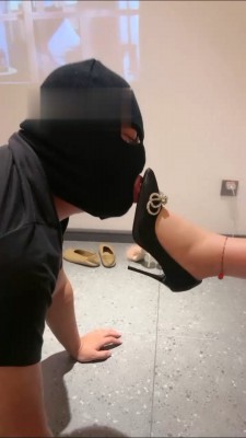 【璐主S】舔脚/舔鞋/耳光/吃烟灰/脚喂食 bf16351_绳艺库视频下载